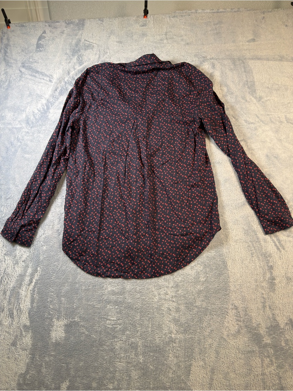 Beachlunchlounge Navy blue with red hearts button down. #3099 - Picture 3 of 3
